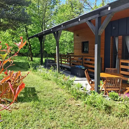 Szalonka Vendeghaz Tatil Evi *