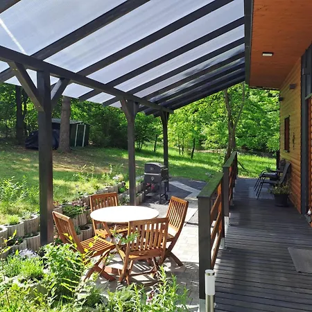 Szalonka Vendeghaz * Kemence